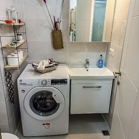 Charming Flat In Uskudar With Balcony